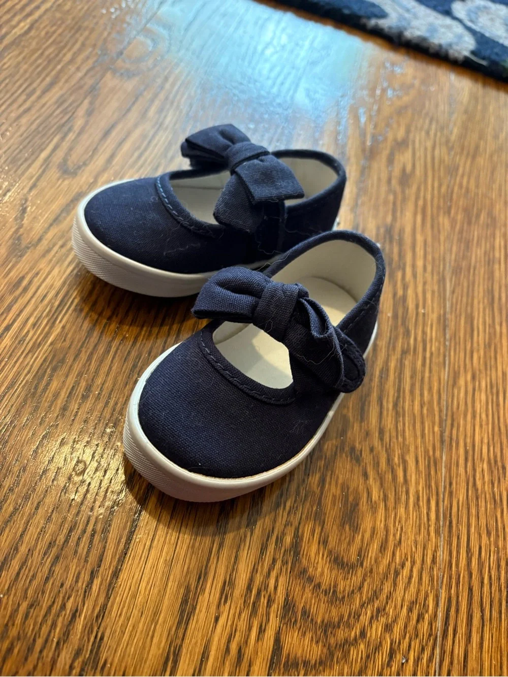 Janie & Jack size 4 Mary Jane sneakers